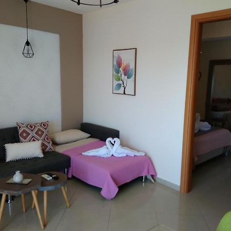 Evris House Color Suite كافالا الغرفة الصورة